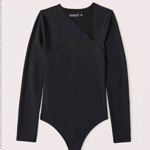 Abercrombie & Fitch asymmetrical neckline bodysuit